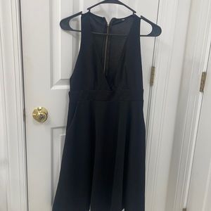Pretty mini black dress!